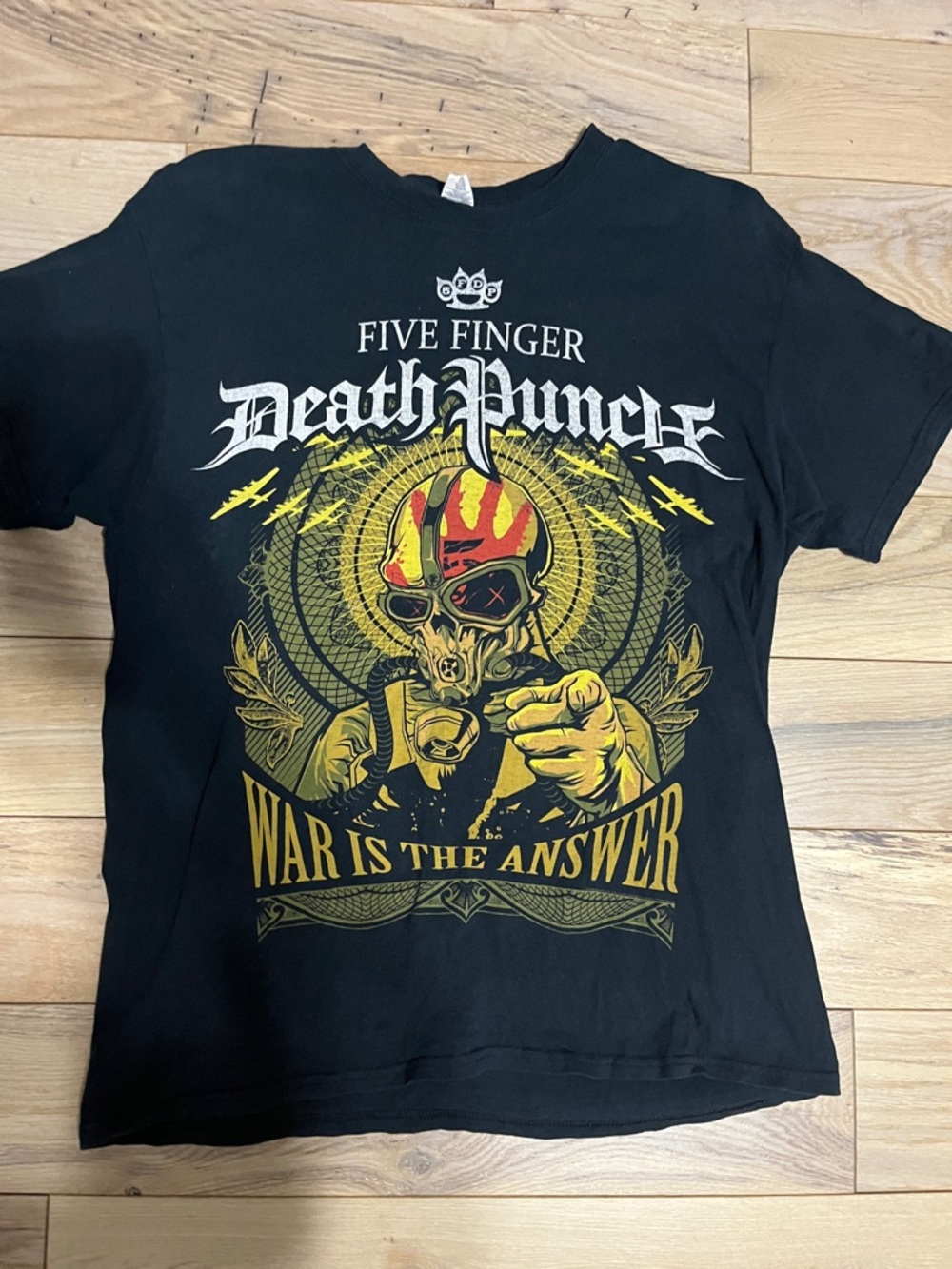 Five finger Death Punch Gildan Black Men’s Short-Sleeve Tee with Yellow and Red
